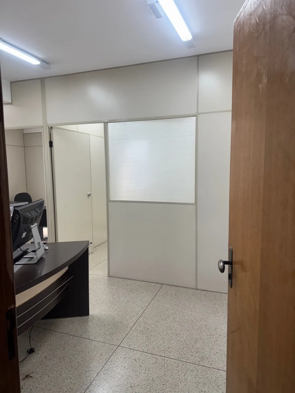 Aluga-se sala comercial para estética