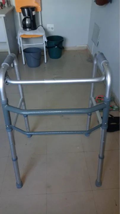 Andador de alumínio para idosos