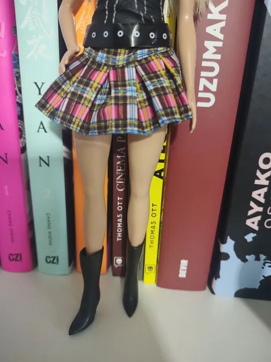 Boneca Barbie RBD Roberta Rebelde - Foto 4