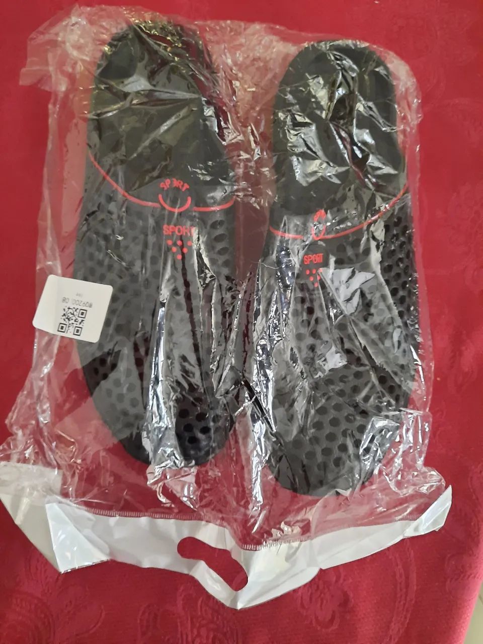 Vendo esta sandália valor 150 reais tratar com tonhao *.