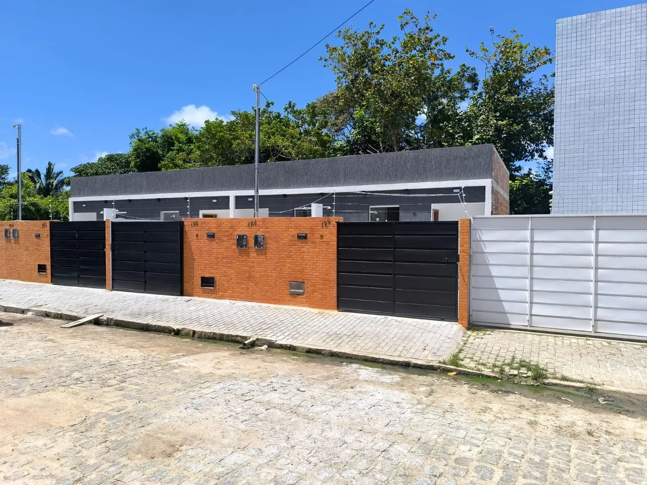 Linda Casa a venda! Com documentação inclusa!