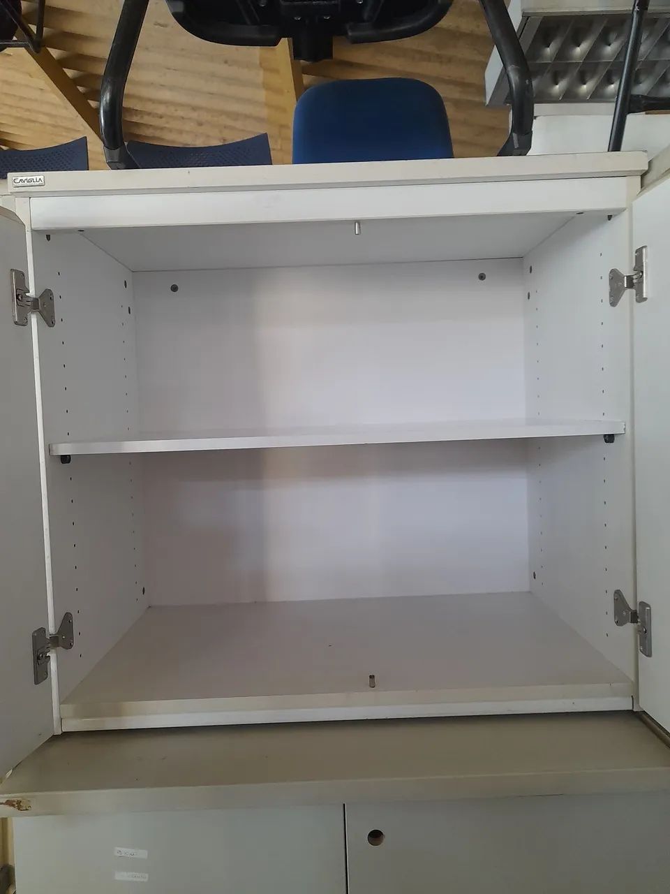 Armário baixo 2 portas escritório - em ótimo estado  - Foto 2