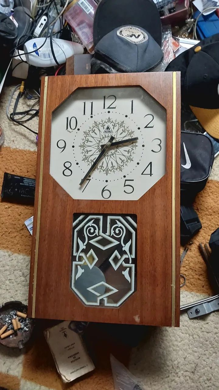 Relógio de Parede Antigo - Decorativo