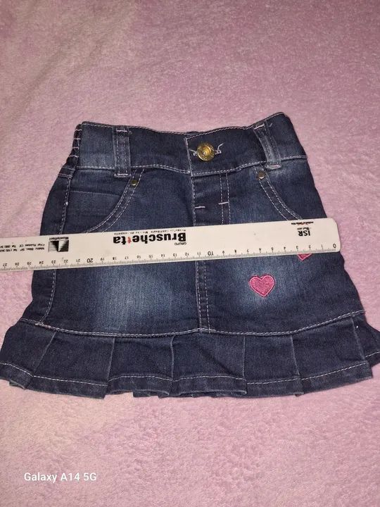 Saia Jeans Infantil com Detalhes de Coração - Foto 3