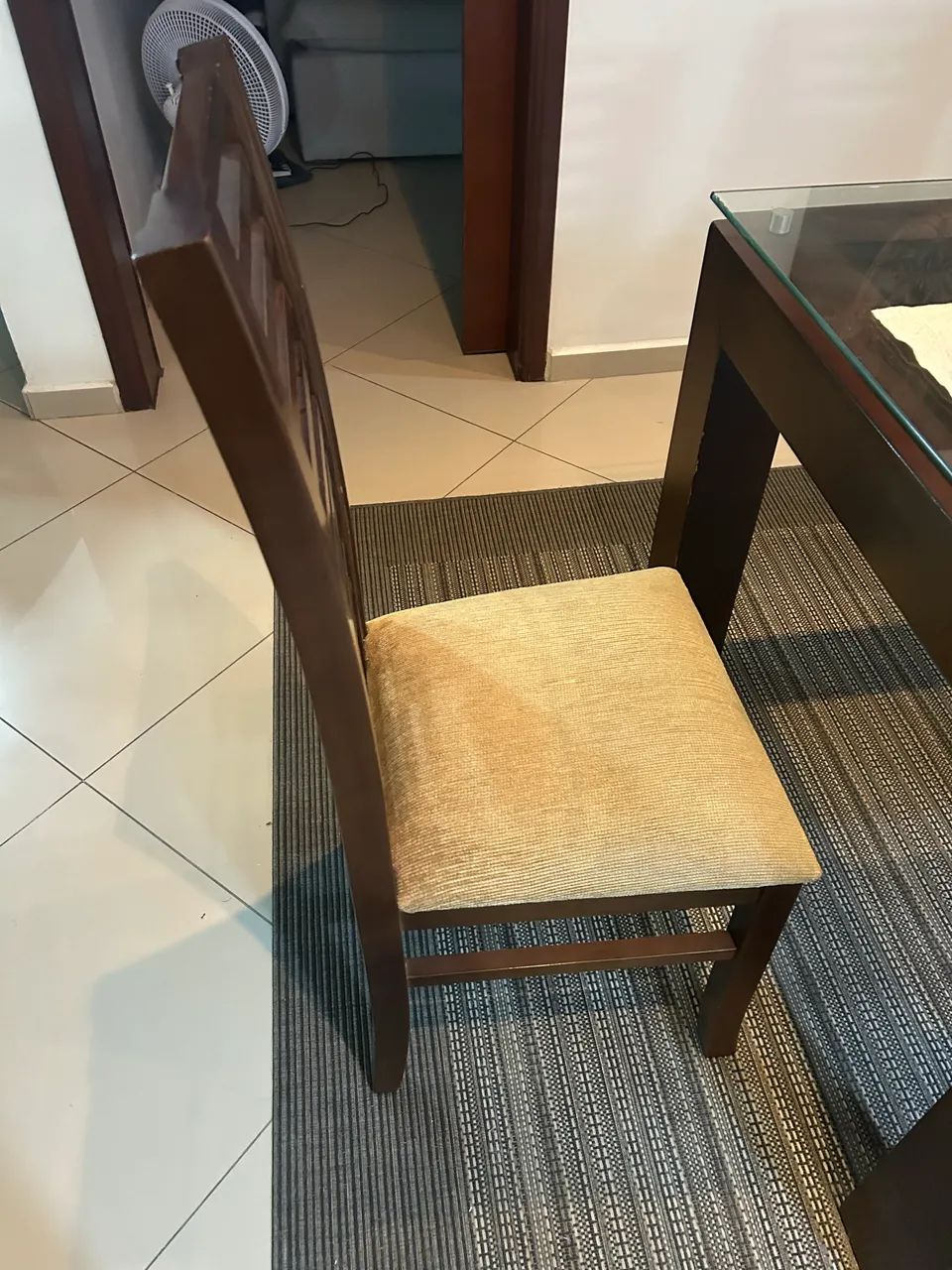 Mesa e cadeiras de jantar64221281031554124