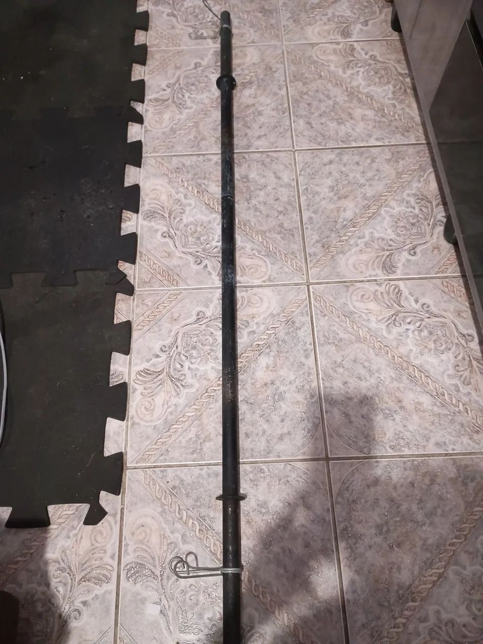 Barra de Musculação maciça com duas presilhas  - Foto 5