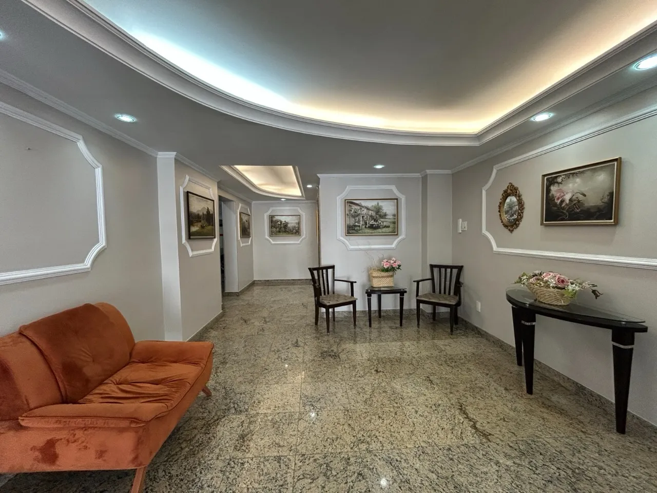 Vendo apartamento no Ed. Águas Marinhas em pleno Bairro da Batista Campos.