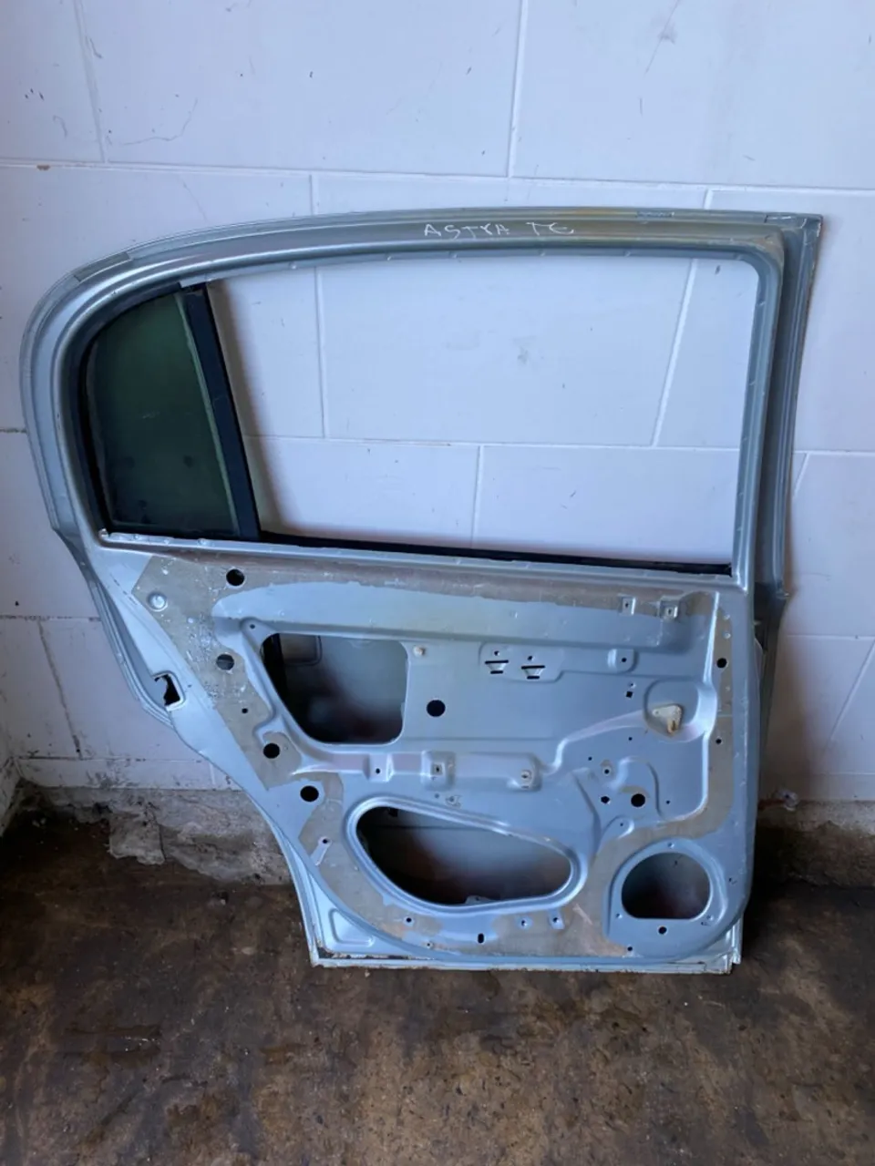 Porta traseira esquerda gm astra 1999 a 2011