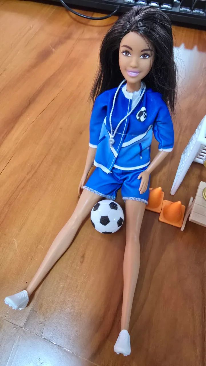 Vendo Barbie Profissões - Treinadora  - Foto 2