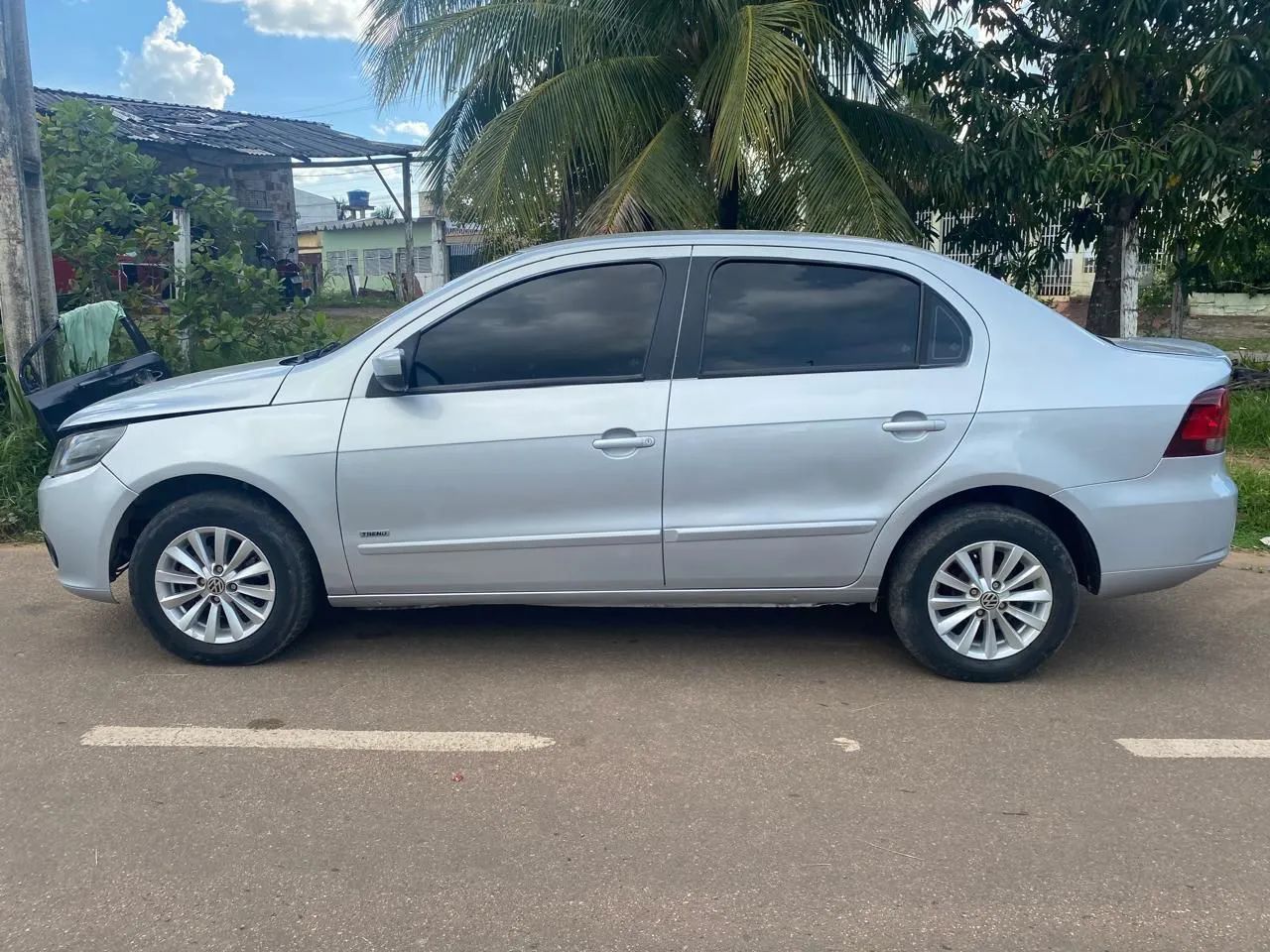 Vendo um carro modelo Voyage - Foto 5