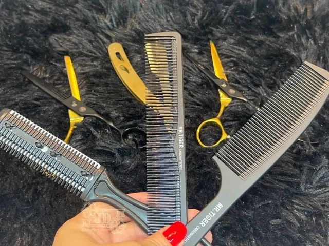 Kit tesoura 6.0? japonesa barbeiro profissional- tesoura, navalha e pentes - Foto 2