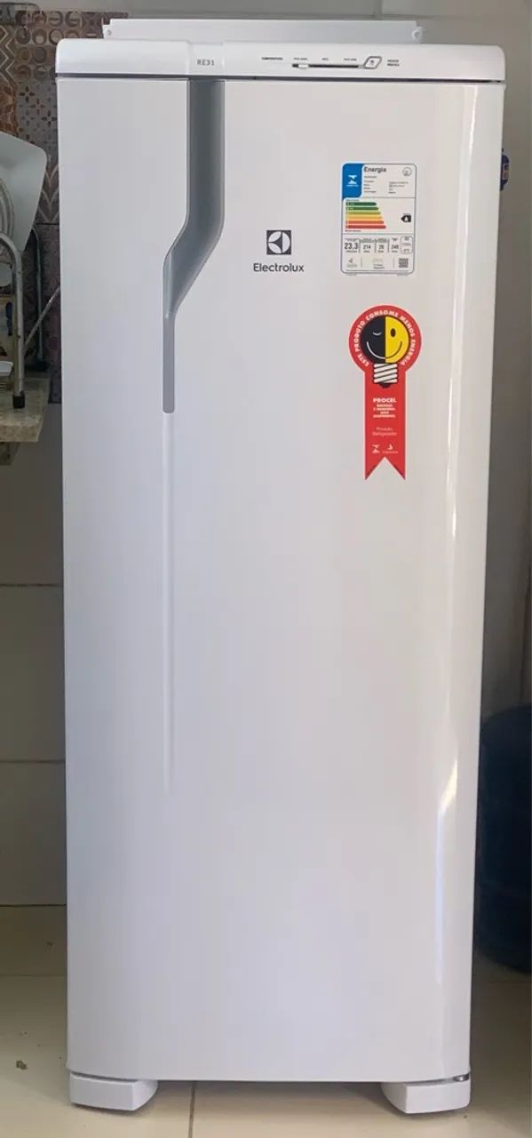 Geladeira Eletrolux 240L