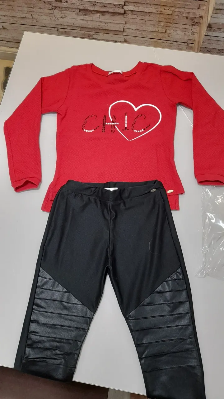 Vendo Conjunto Blusa manga longa e Calça leg Infantil, Pampili, seminovo T - 8 anos