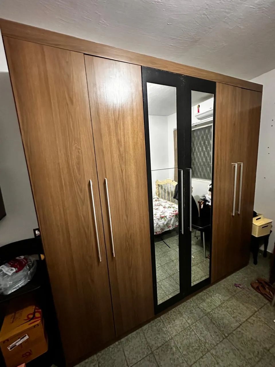 Guarda roupa 6 portas MDF com espelho ( PREÇO IMBATÍVEL)