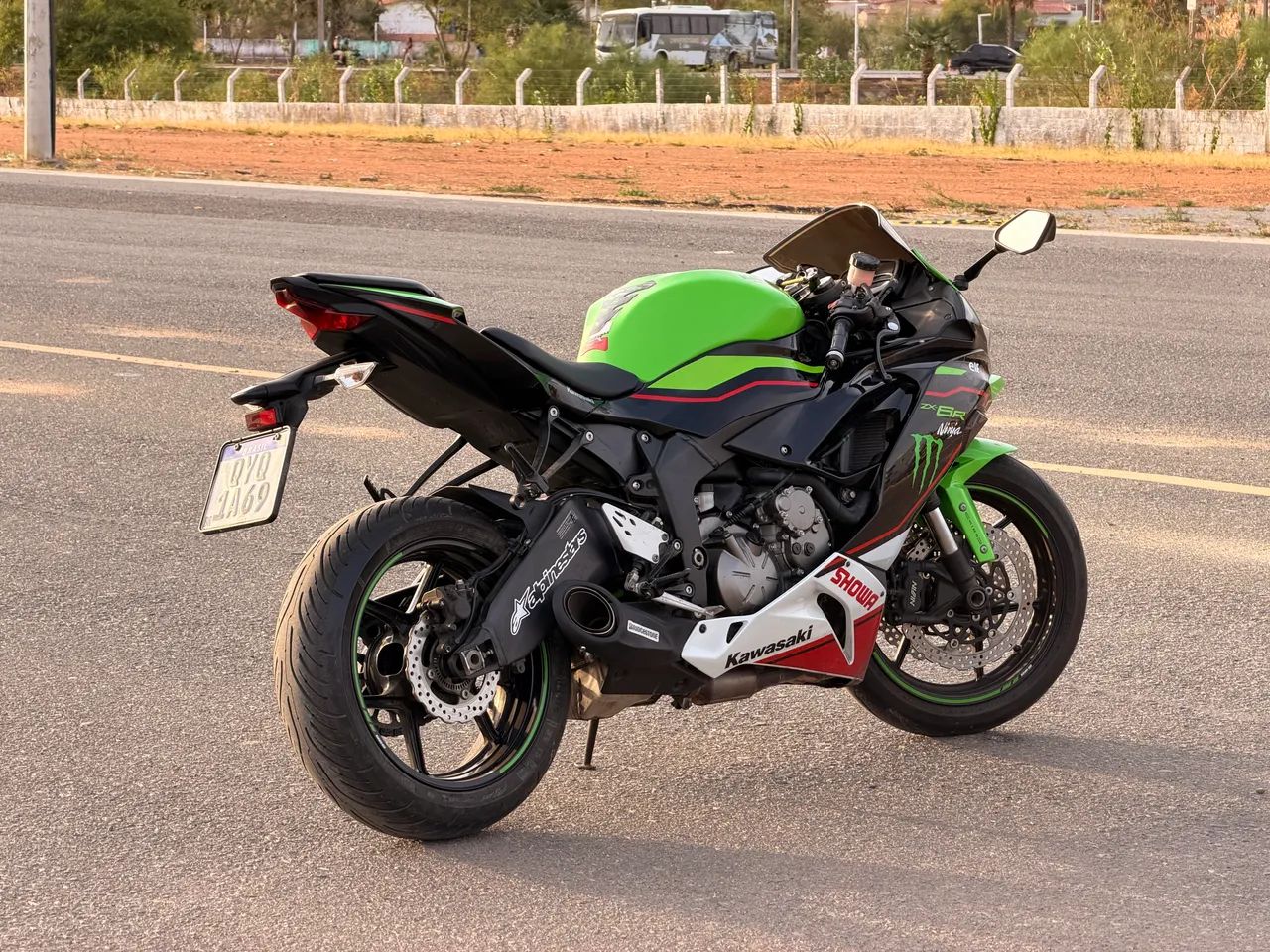 Kawasaki Zx-6r 636cc 2021 - 1455096835 | OLX
