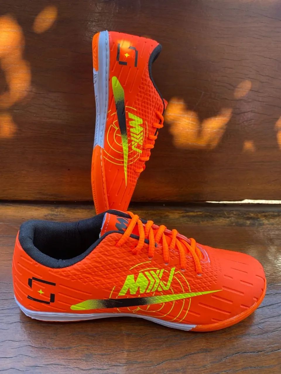 Chuteira Laranja MX Masculino
