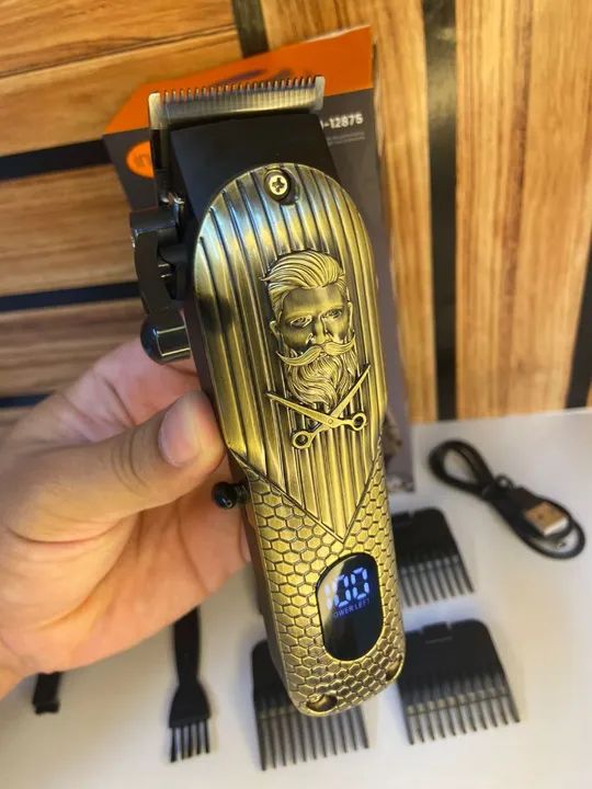 Máquina de cortar cabelo profissional com design vintage