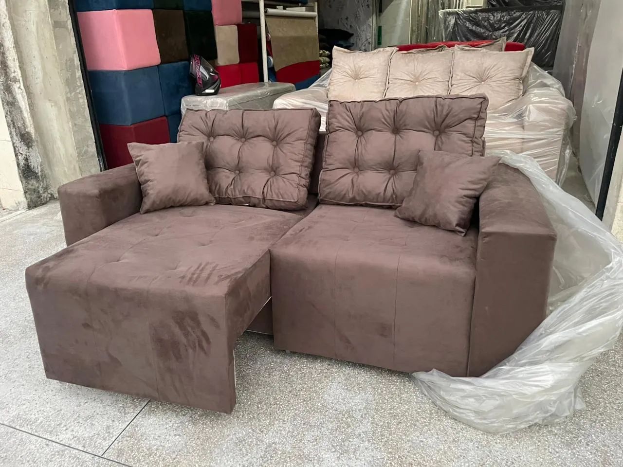 Sofá retrátil retrô 5 lugares a pronta entrega  - Foto 4
