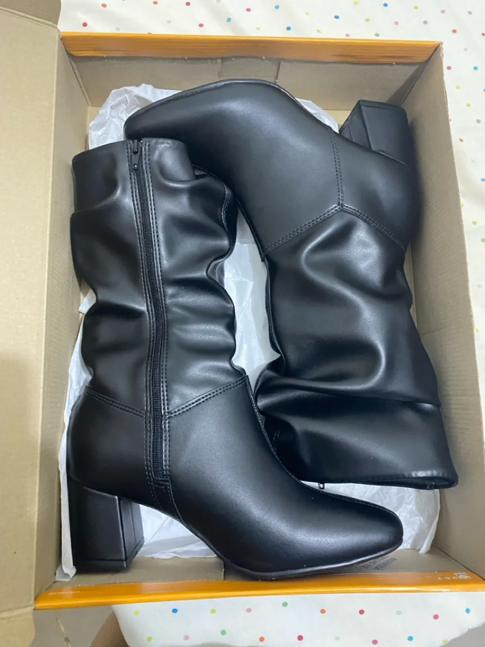 Botas Femininas Cano médio Preta