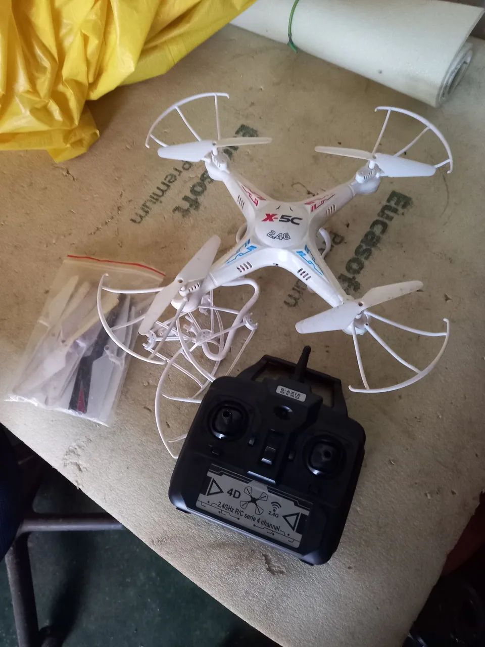 Drone Syma X-5C com controle remoto - Foto 4
