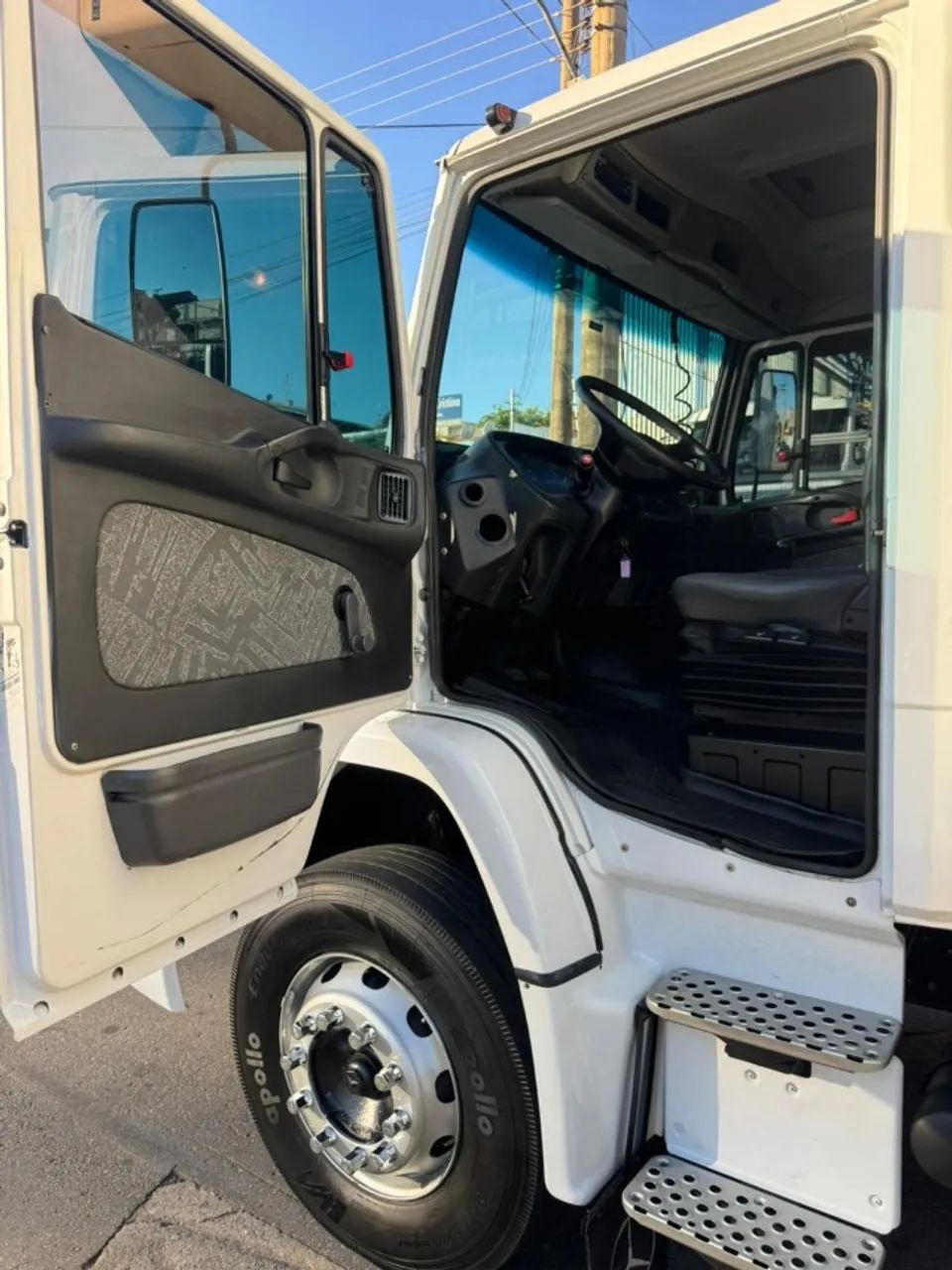 M. BENZ 1319 ATRON BAÚ REFRIGERADO |  2015/2015 - Foto 10