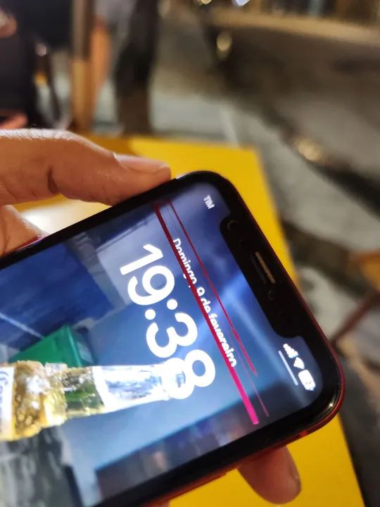 iPhone 11 RED 64GB - Foto 4