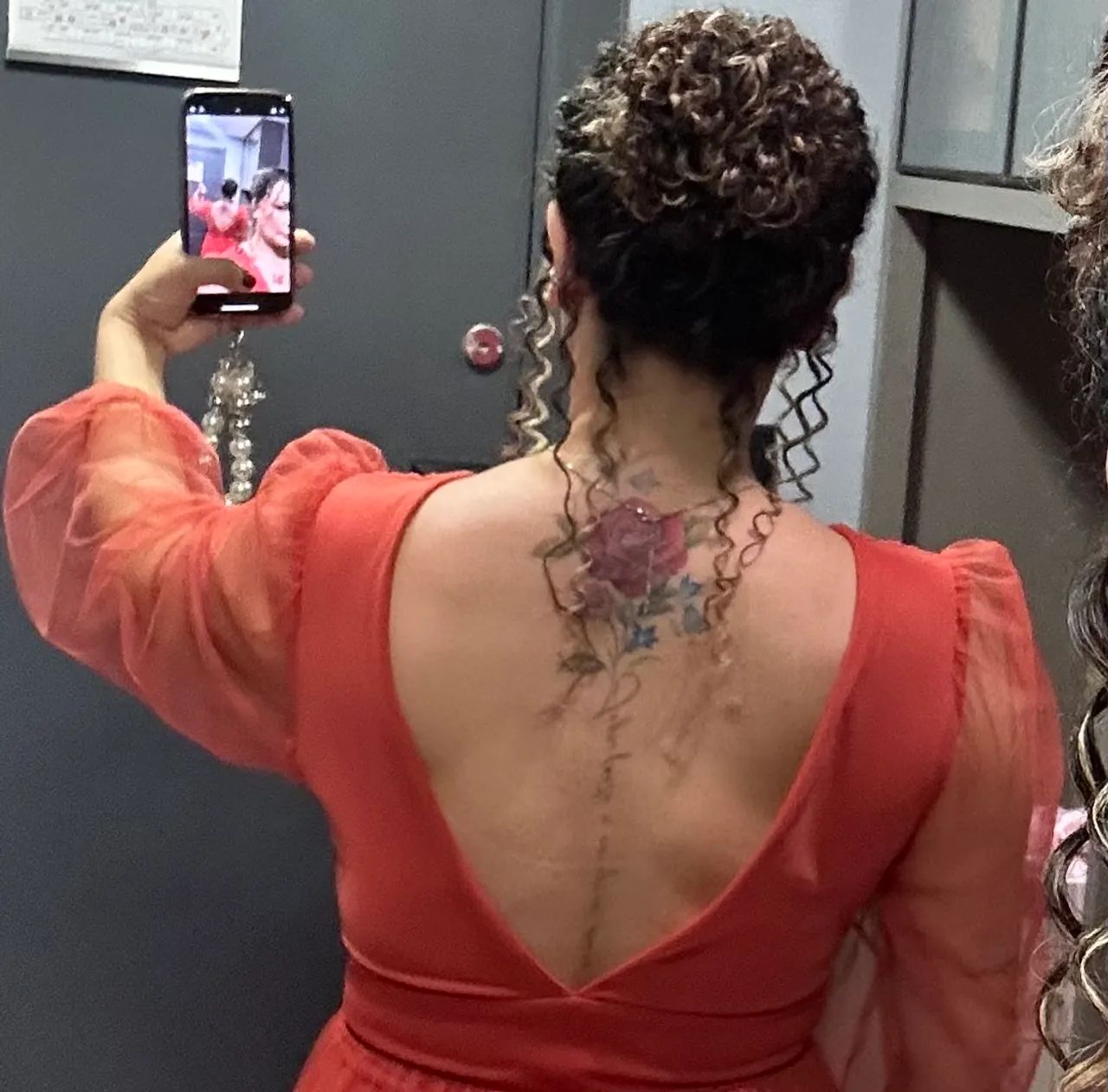 Vestido de festa. Cor: coral - Foto 2