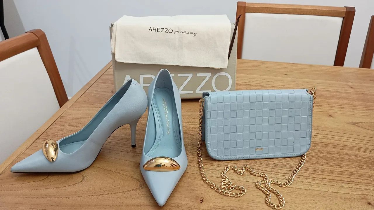 Kit Arezzo: Scarpin e Bolsa Azul Claro - Foto 2
