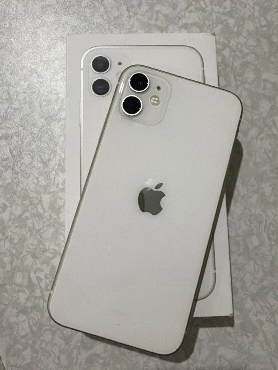 iPhone 11 branco 64GB excelente estado