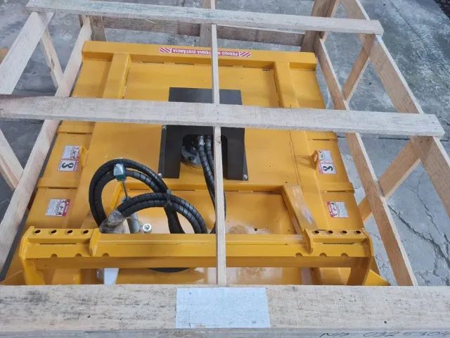 Implemento Roçadeira Para Mini Carregadeira Nova - Foto 2