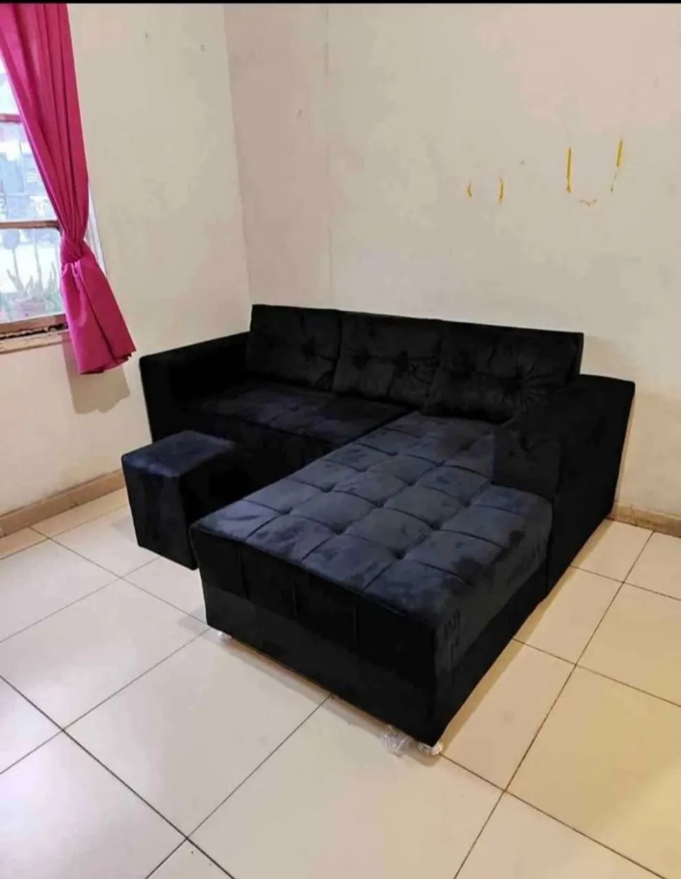 Sofá cheyse todo detalhado e super acolchoado  - Foto 2