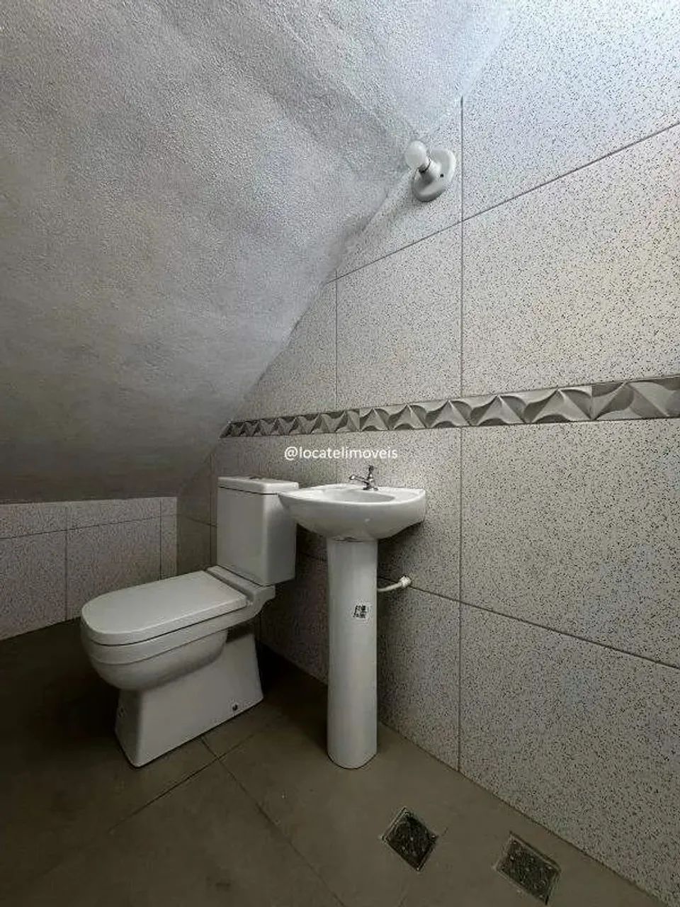 imóvel Comercial com Dois Pavimentos no Bairro Bonsucesso - Foto 4