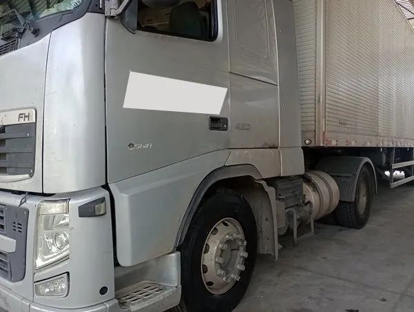 Volvo FH 420 4x2 ano 2014 automático - Foto 5