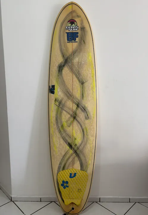 Prancha de surf funboard 6'8 com capa e quilha