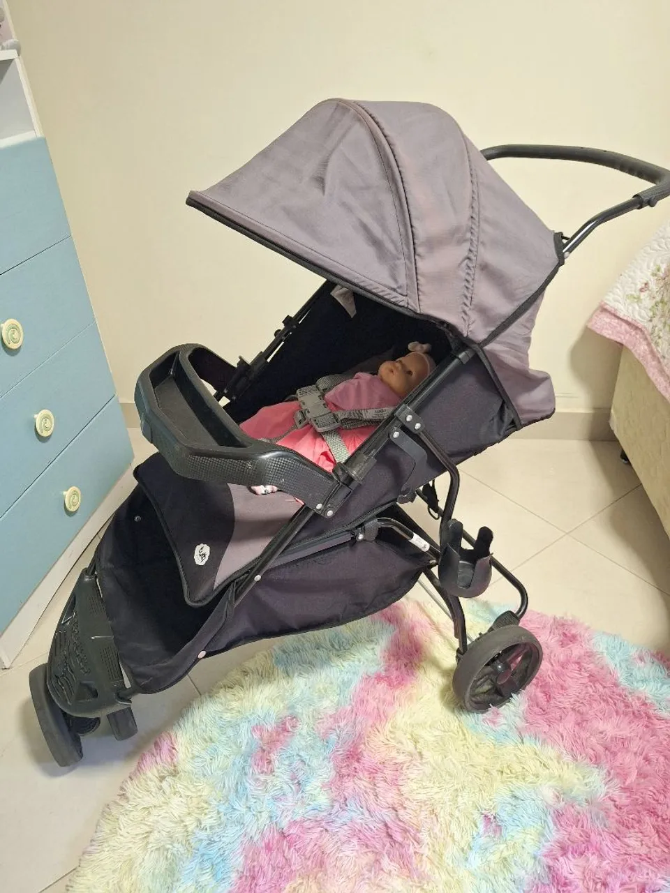 Carrinho de Bebê - Prático e Confortável