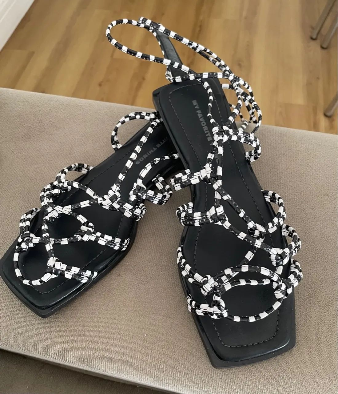 Rasteira Estampada Preta N 35