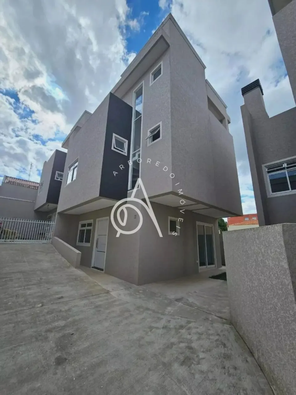 Sobrado com 3 dormitórios à venda, no Xaxim