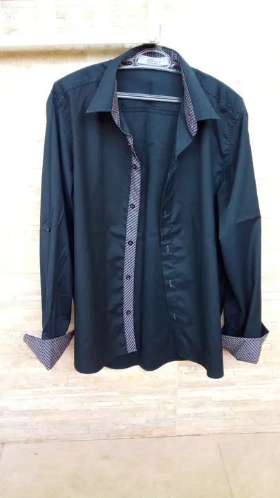 Camisa social preta G Osse manga longa e ajustável pra manga 3/4 
