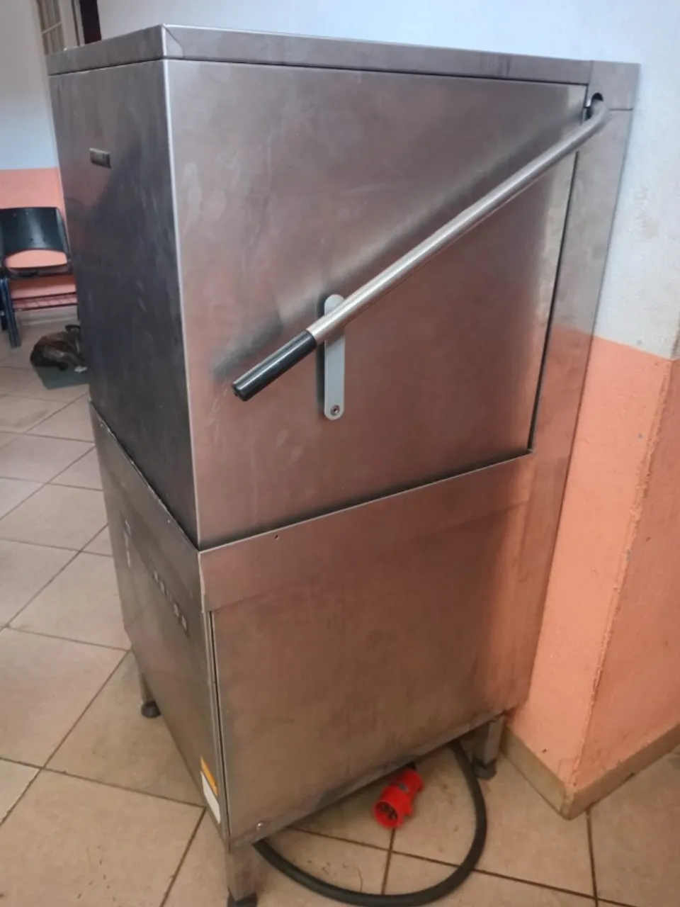 Lava louça industrial funcionando perfeitamente trifase