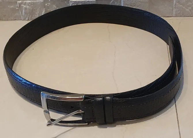 Cinto em couro preto legítimo Sueldos
