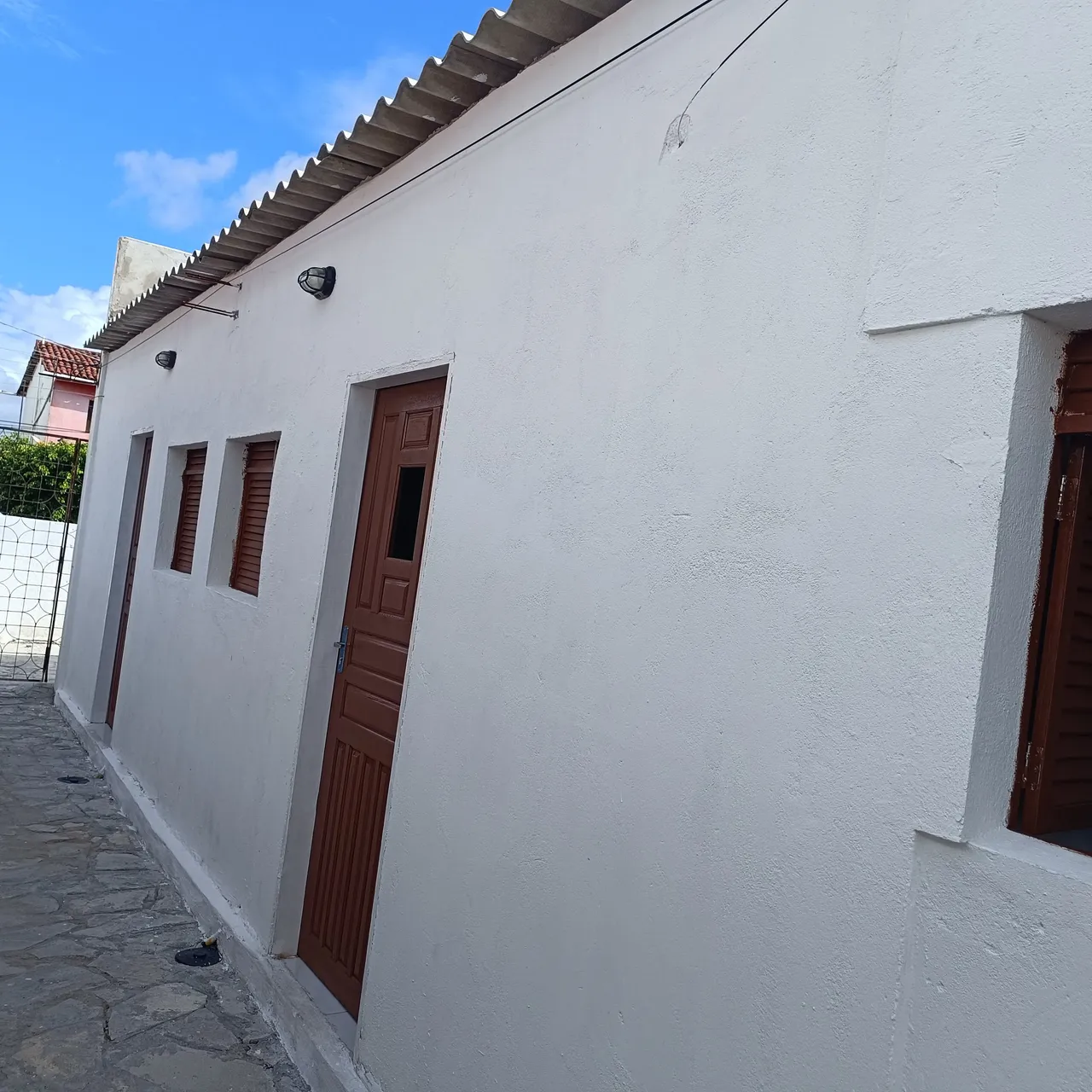 Excelente Apartamento/Kitnet com 1 quarto, com água e energia inclusos no aluguel.