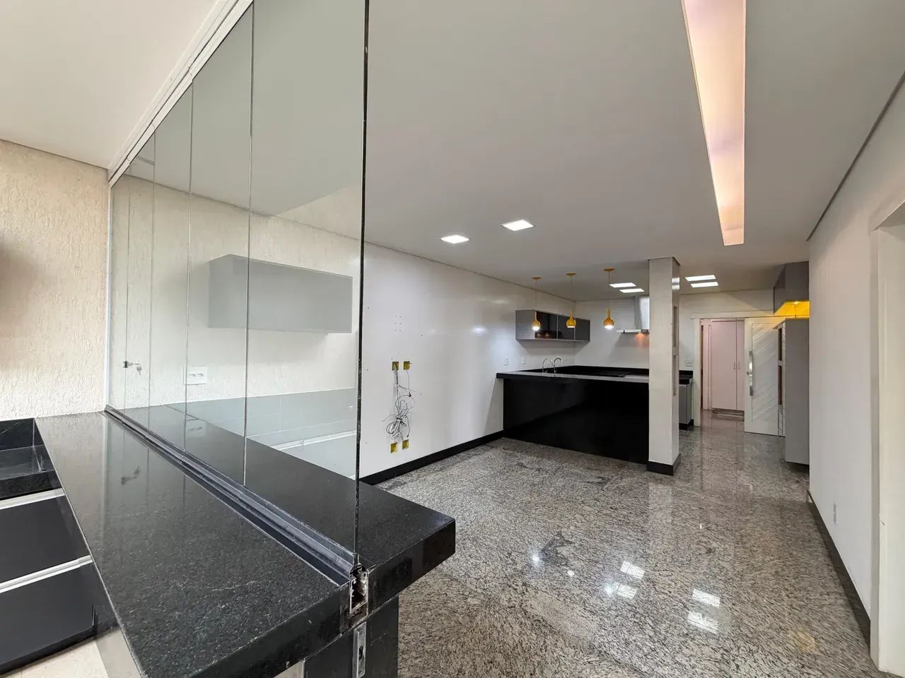 Casa com 5 quartos sendo 2 suítes e 1 suíte master 4 banheiros 5 vagas - Foto 3
