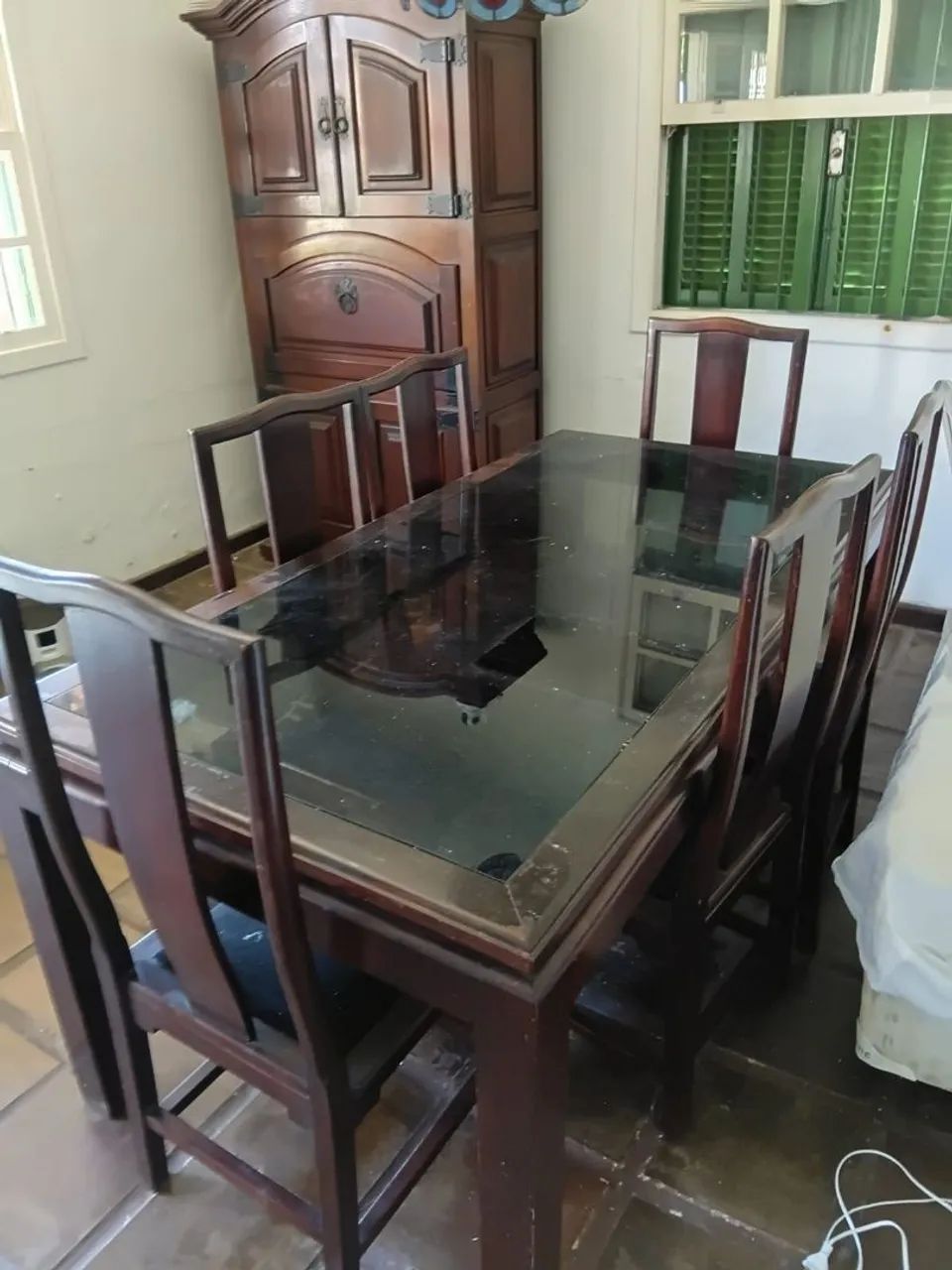 Mesa 6 lugares de madeira maciça  - Foto 3