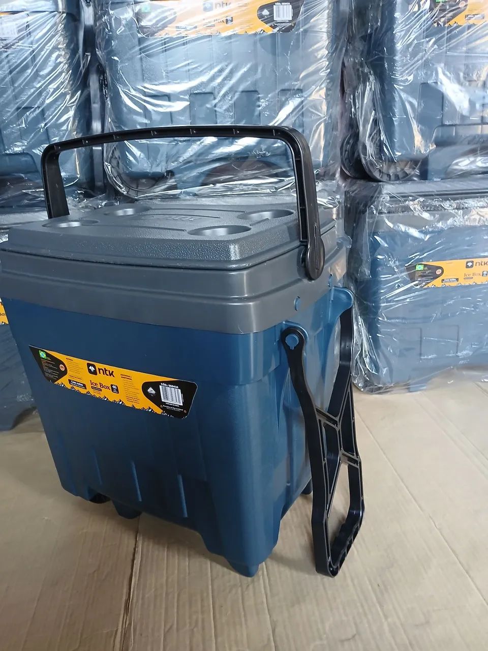 Caixa Térmica ICE BOX NTK 34 litros com Rodas  - Foto 4