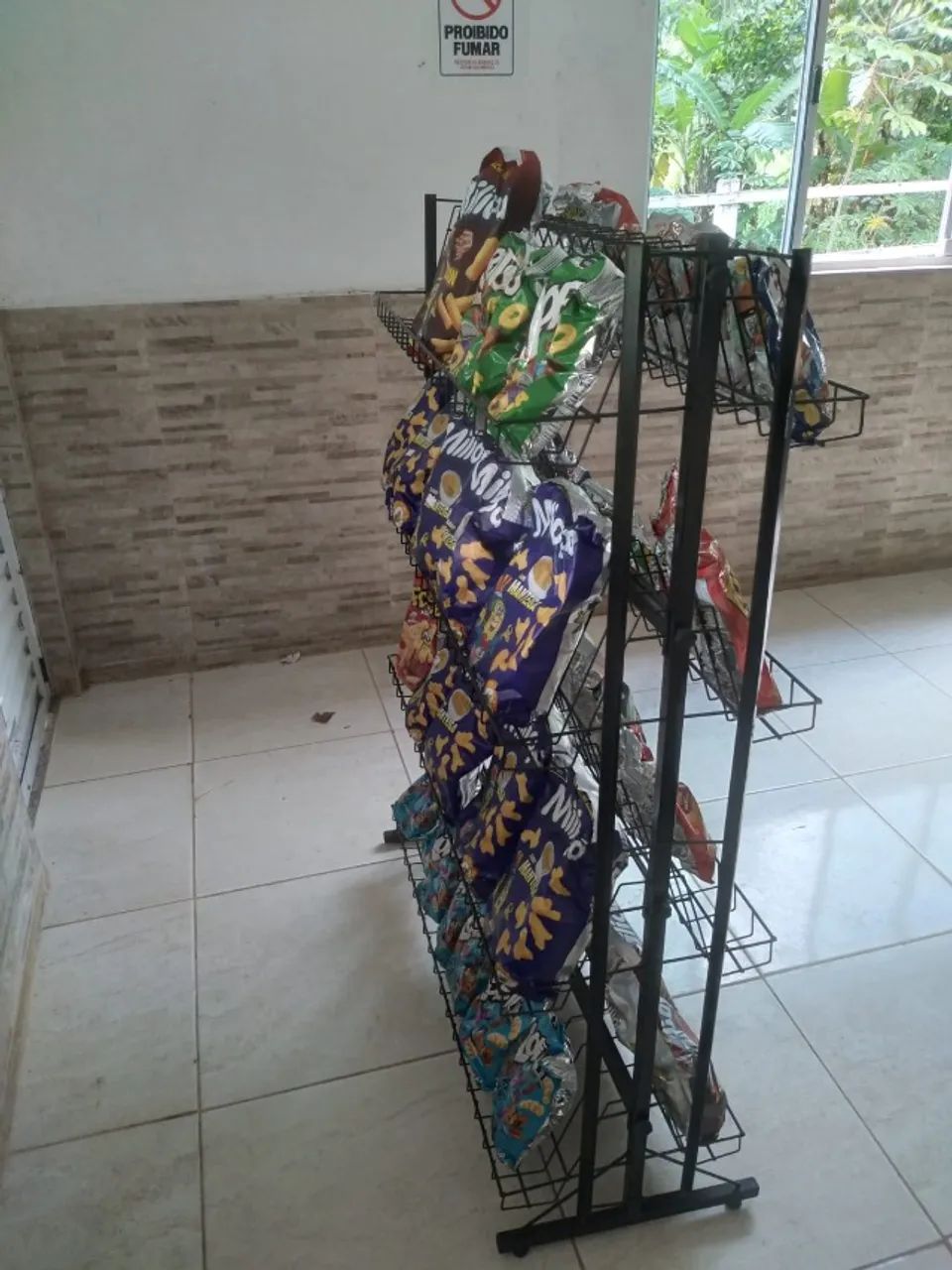 Expositor Vertical de Autoatendimento - Foto 2