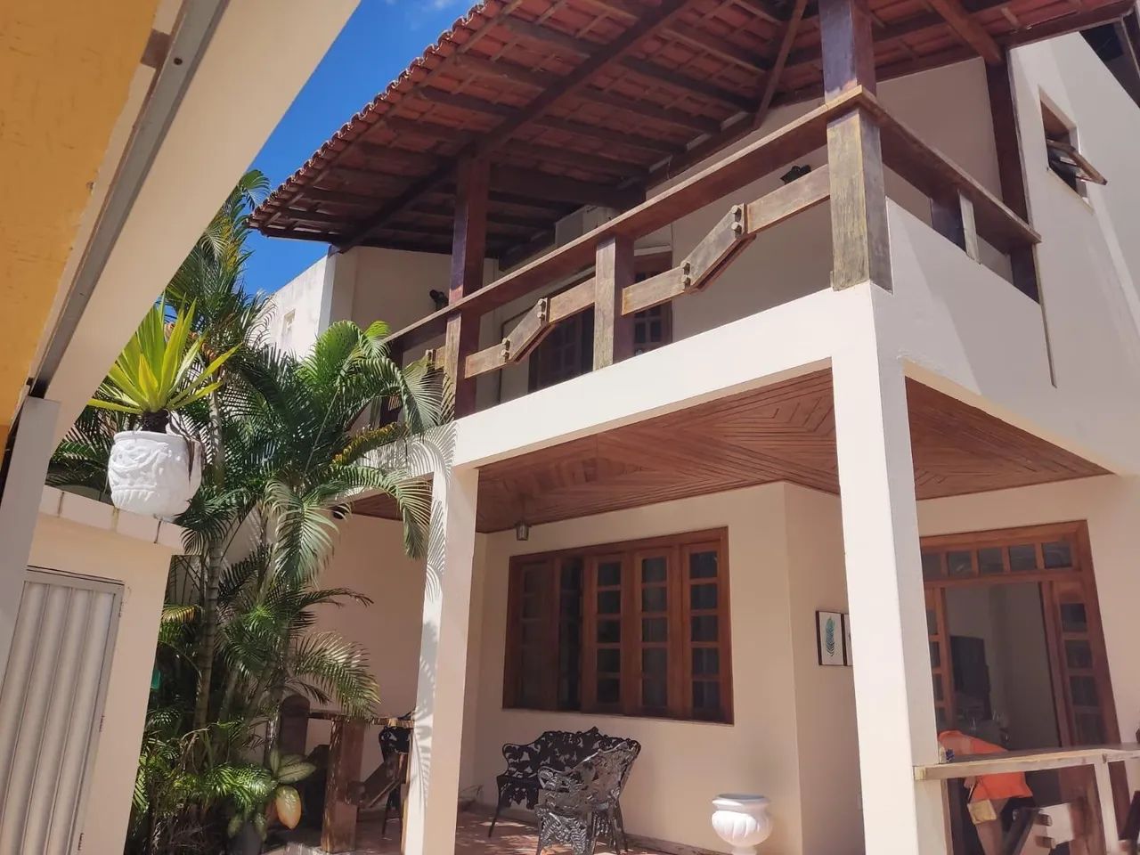 Uma casa espaçosa, ventilada e com 3 pavimentos