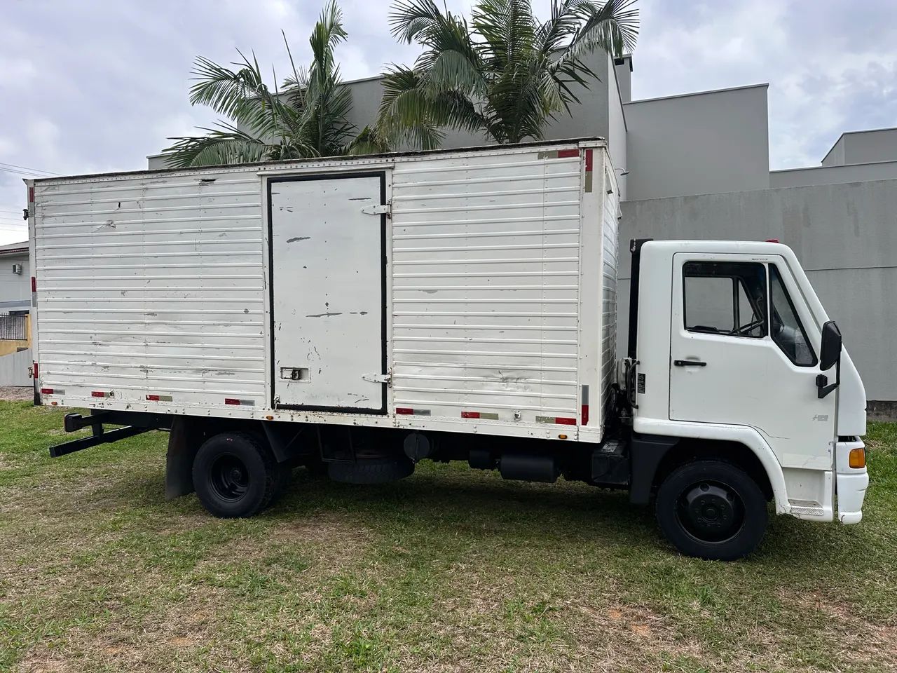 Caminhão 3/4 Agrale DX 7000 Baú  - Foto 4