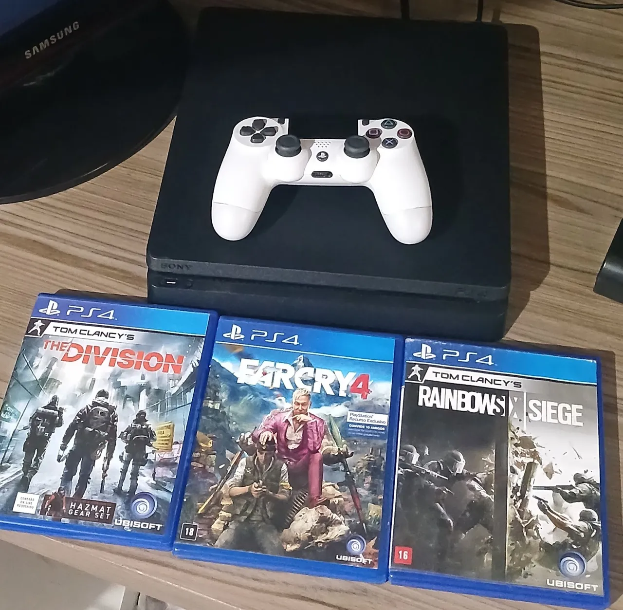 Ps4 500gb c/ Gta 5 - Jogos de Vídeo Game - Costa e Silva