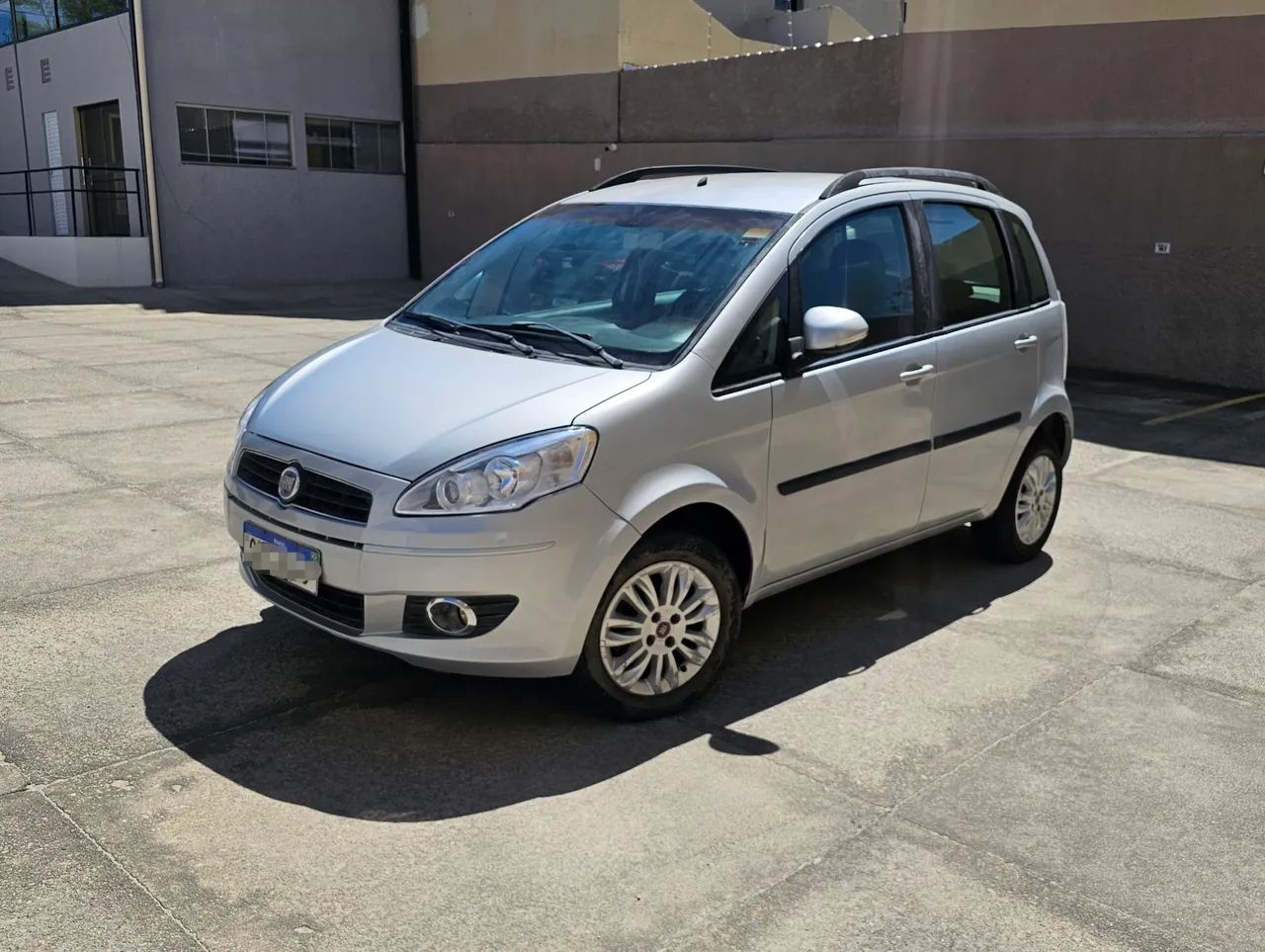 Fiat Idea ATTRACTIVE 1.4 8V FLEX 2013