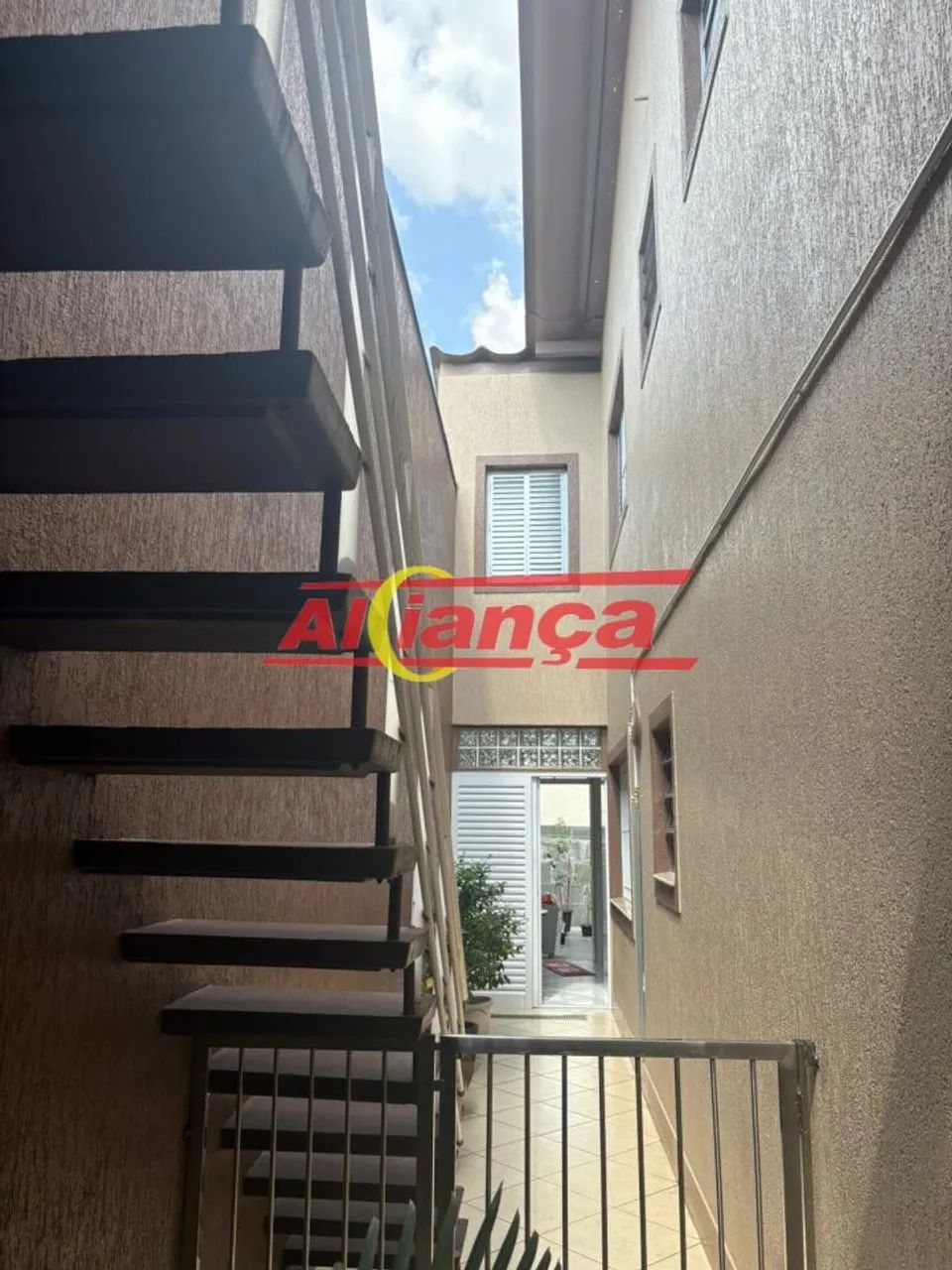 Casa Acolhedora e Espaçosa na Vila Flórida com Quintal e Churrasqueira - Foto 2